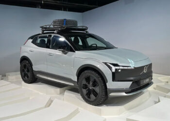 Volvo EX30 mun bæta við Cross Country afbrigði á næsta ári