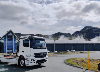 Fyrsti rafknúni vörubíllinn frá Mercedes-Benz kominn til landsins
