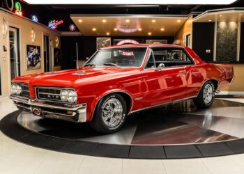 Átta þúsund og sjö hundruð kílómetrar á mælinum