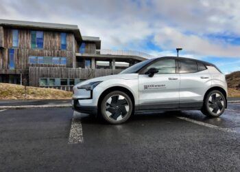 Nettur og kraftmikill ofurhugi!