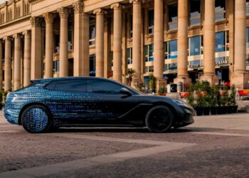 BYD og Mercedes-Benz kynna nýjan sammerktan lúxusrafbíl sem kemur á þessu ári