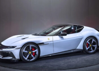 Ferrari heldur V-12 hefð á lífi með 12Cilindri coupe og spider