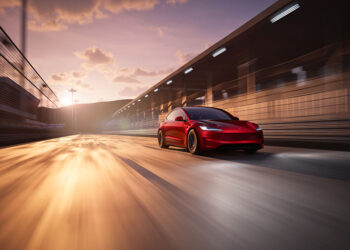 Enn lækkar Tesla verð