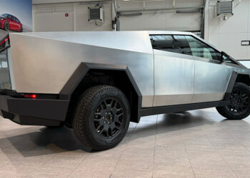 Cybertruck: sama áferð og á ísskápnum mínum!