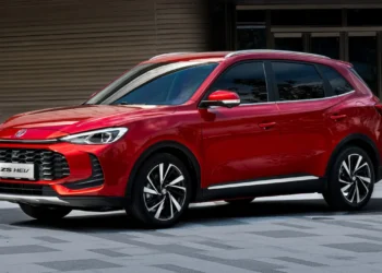 Nýr og talsvert breyttur MG ZS blendingur – rafbíllinn hættir!