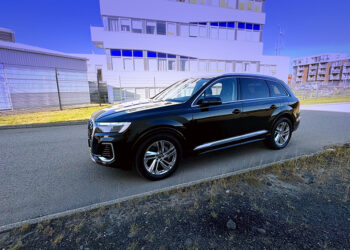 Nýr Audi Q7 55e TFSI er eins og töfrateppi!