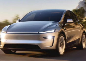 Nýr Tesla Model Y kominn í ljós með breytingum að innan sem utan