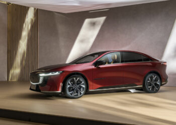 Nýr Mazda 6e keppir við Tesla Model 3 með 555 km drægni