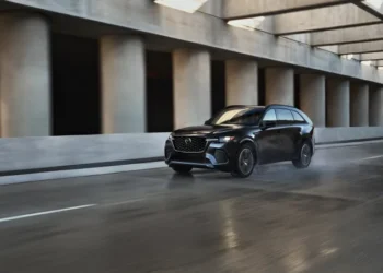 Mazda eykur við sig í bílum með brunavélum