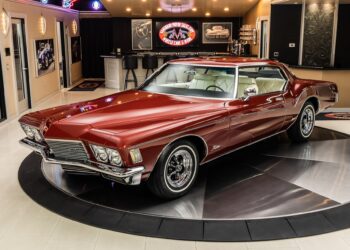 1971 Buick Riviera Boat Tail