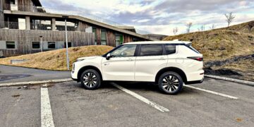 Mitsubishi Outlander PHEV árgerð 2025 kemur virkilega á óvart!