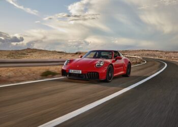 Bílabúð Benna sýnir sjö kynslóðir af Porsche Targa sportbílum 