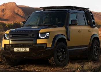 Nýr Land Rover Defender Trophy Edition mun gera það gott í eyðimörkinni