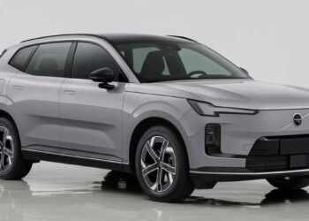 Nýi Volvo XC70 er stór rafhlöðutengdur tengitvinnbíll