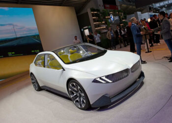 BMW mun kynna 40 gerðir byggðar á Neue Klasse undirvagninum