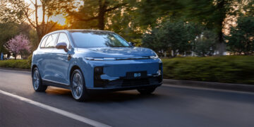 ÍSBAND frumsýnir B10 frá Leapmotor