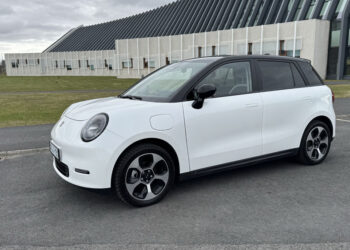 JAC E30X er borgarbíll, vinnubíll, heimilisbíll og fjölskyldbíll
