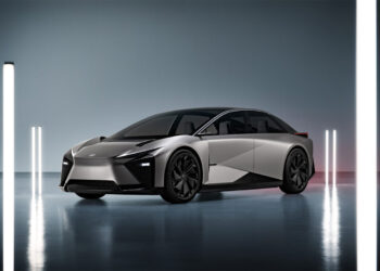 Toyota hættir við  flaggskipið Lexus LF-ZC
