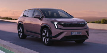 Skoda lokar rafknúinni sportjeppalínu sinni með sjö sæta flaggskipinu Peaq