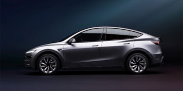 Tesla afhendir bíl númer 10.000 á Íslandi