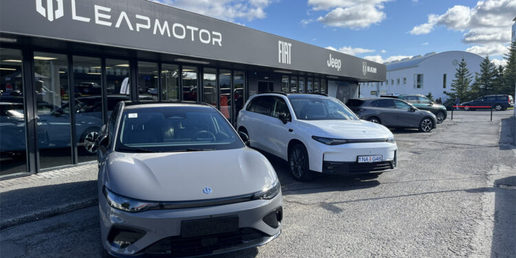 Mikill áhugi gesta þegar ÍSBAND frumsýndi B05 og B03X frá Leapmotor