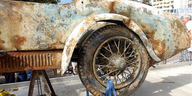 73 ár á vatnsbotni – Bugatti-bíllinn sem reis upp úr djúpinu