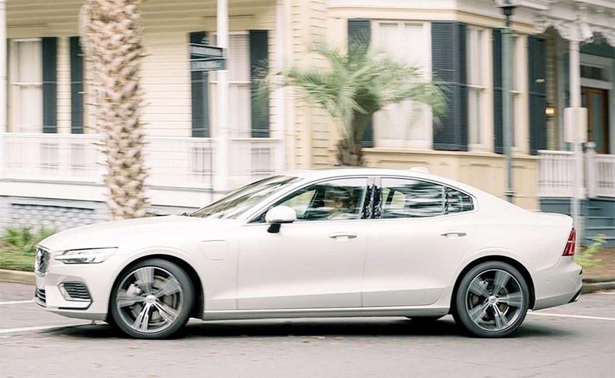 Volvo rafmagnar alla sína bíla