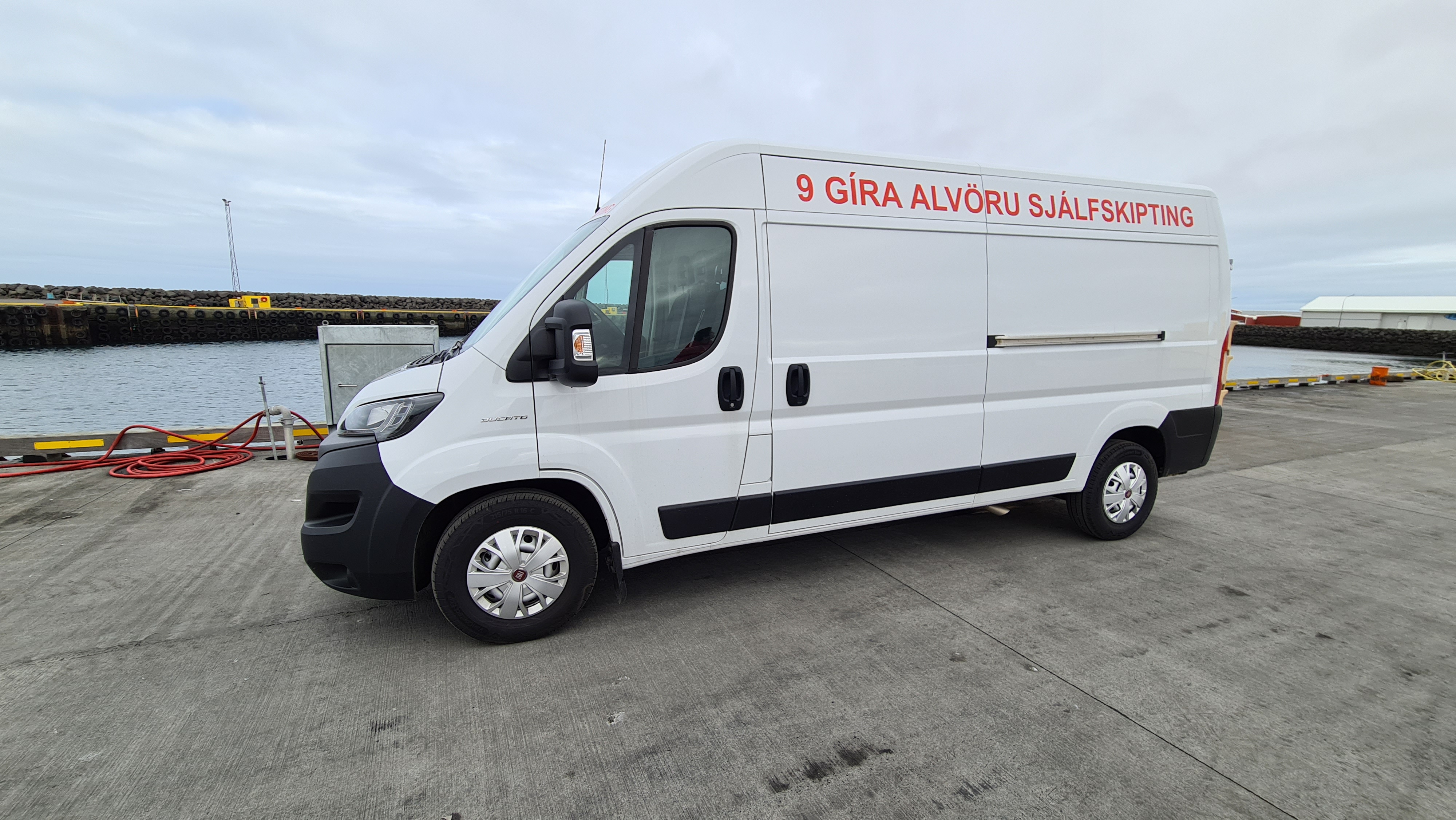 Sex dyra og níu gíra sendibíll