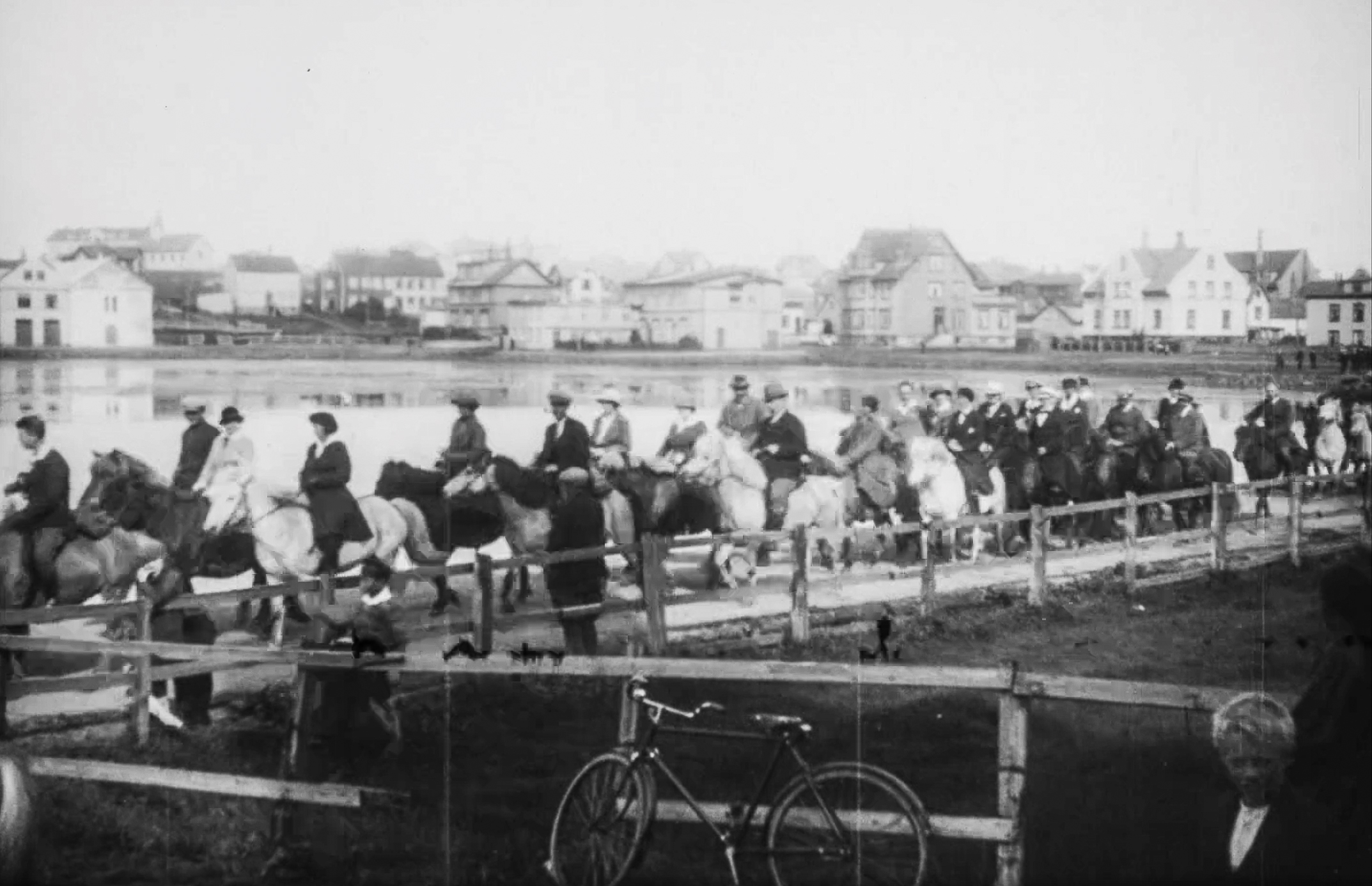 Fyrsti bílstuldur Íslandssögunnar: Menn með hatta